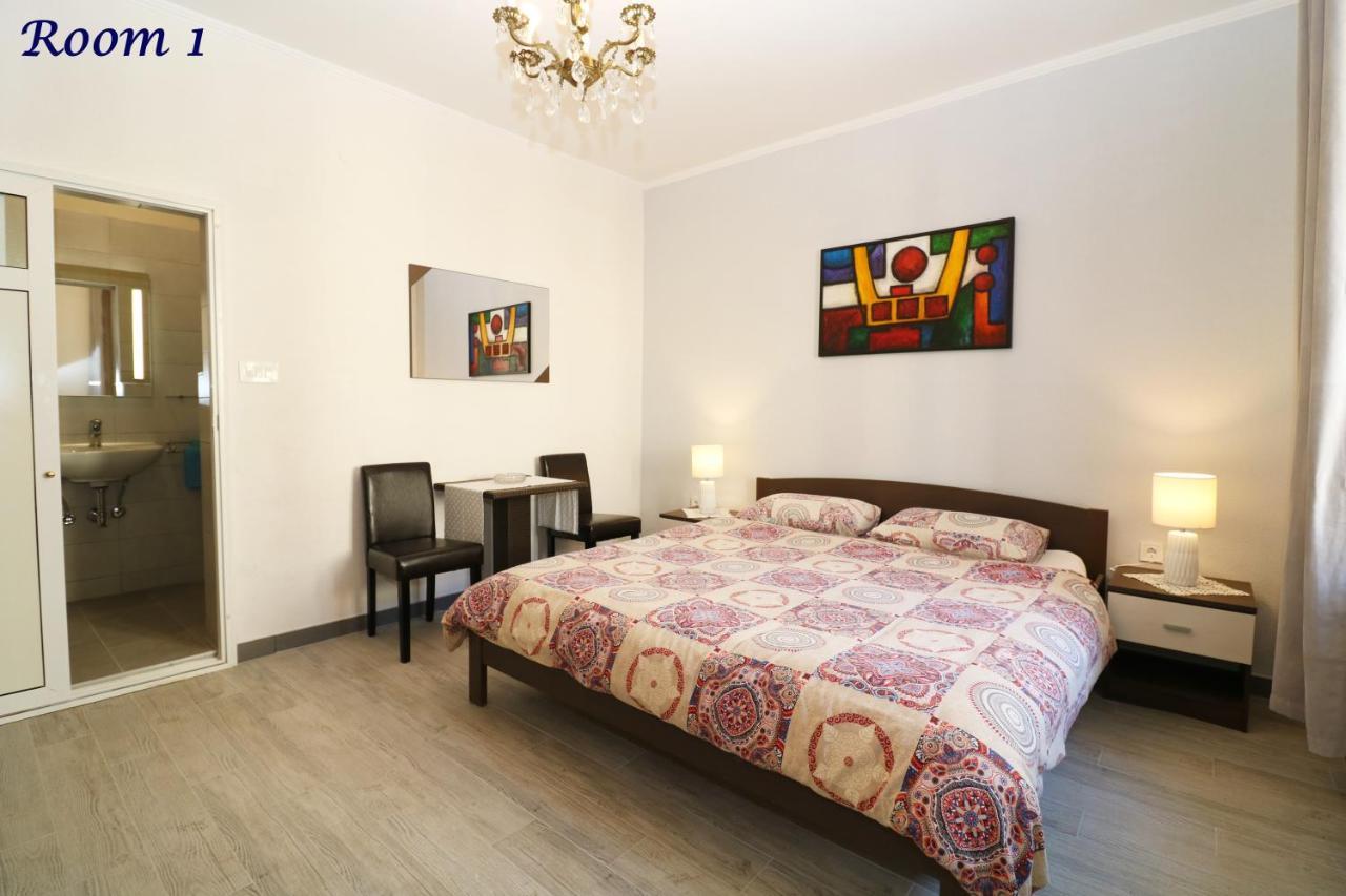 פורץ Old Town Rooms And Apartment מראה חיצוני תמונה