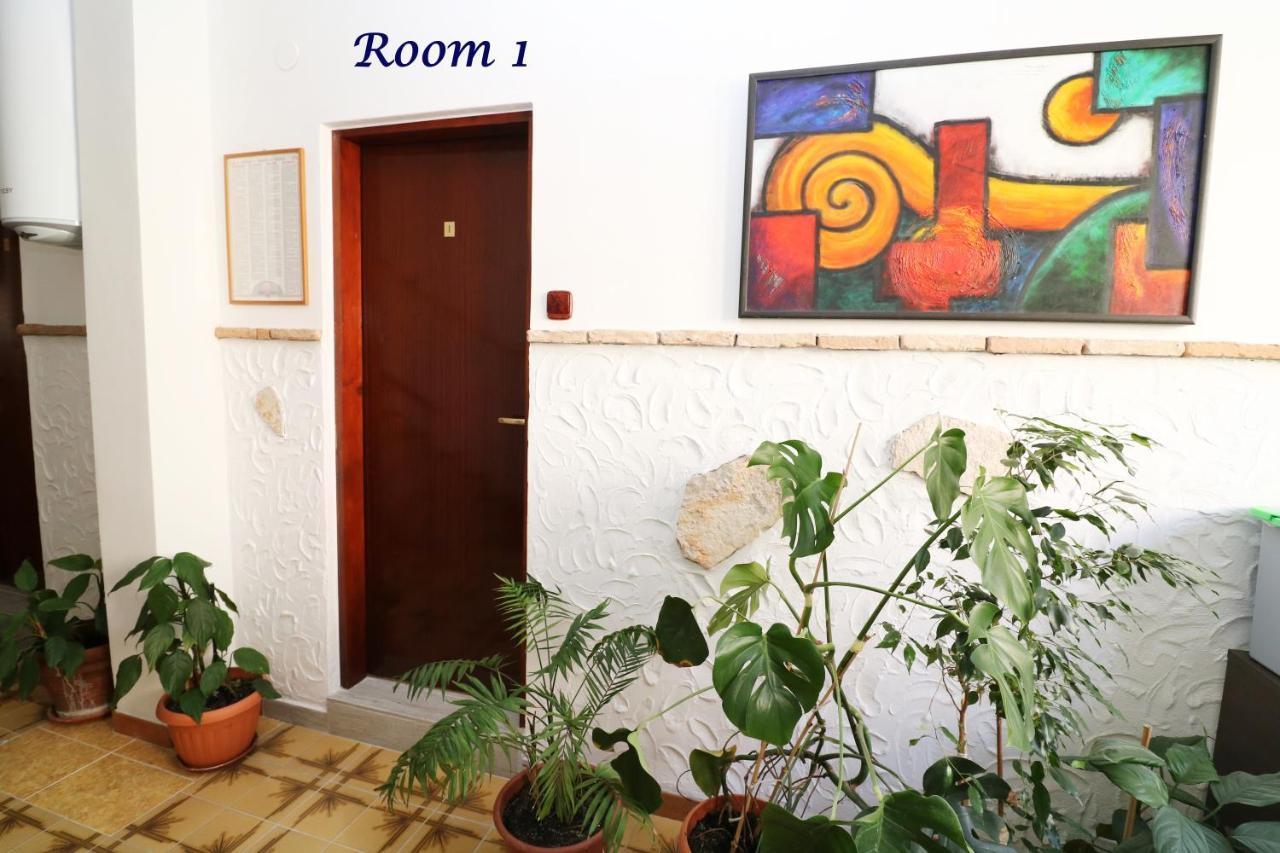 פורץ Old Town Rooms And Apartment מראה חיצוני תמונה