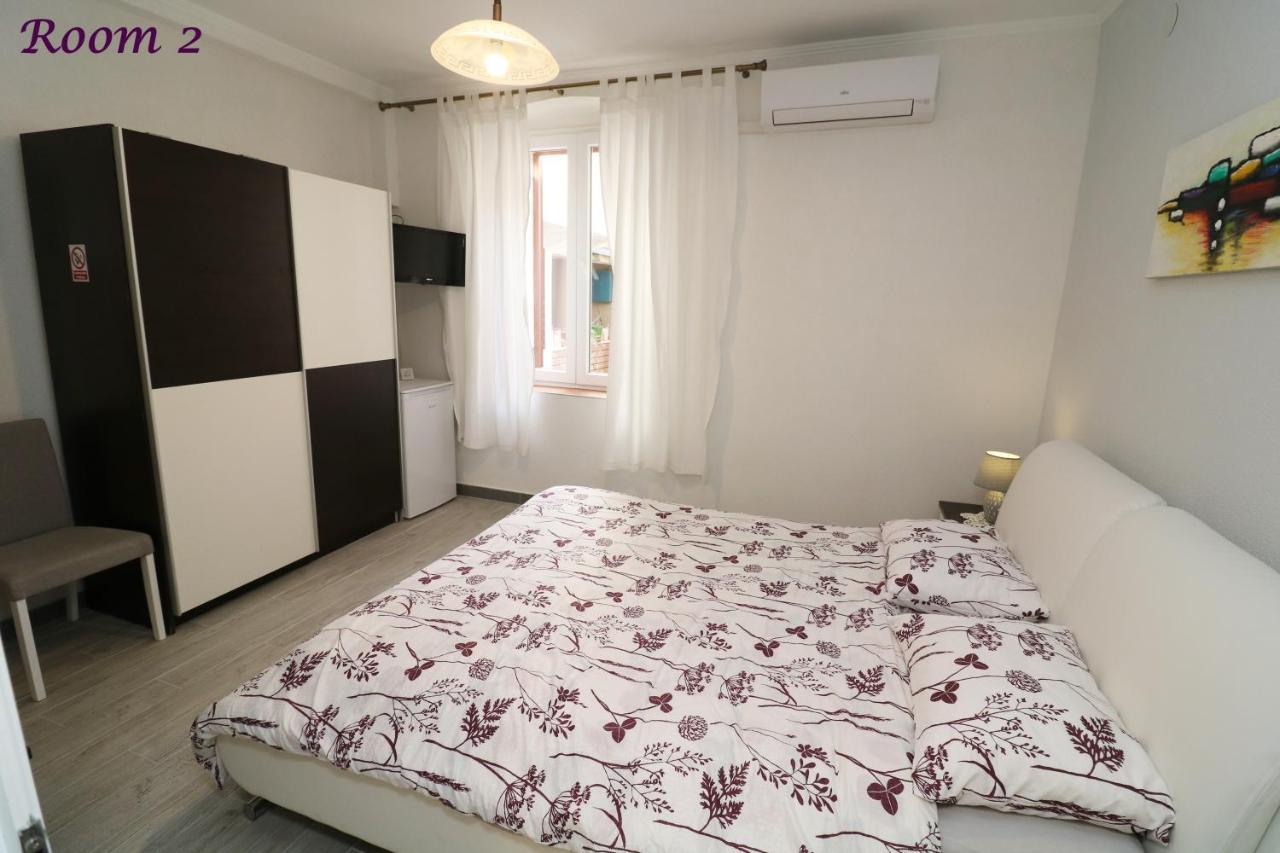 פורץ Old Town Rooms And Apartment מראה חיצוני תמונה
