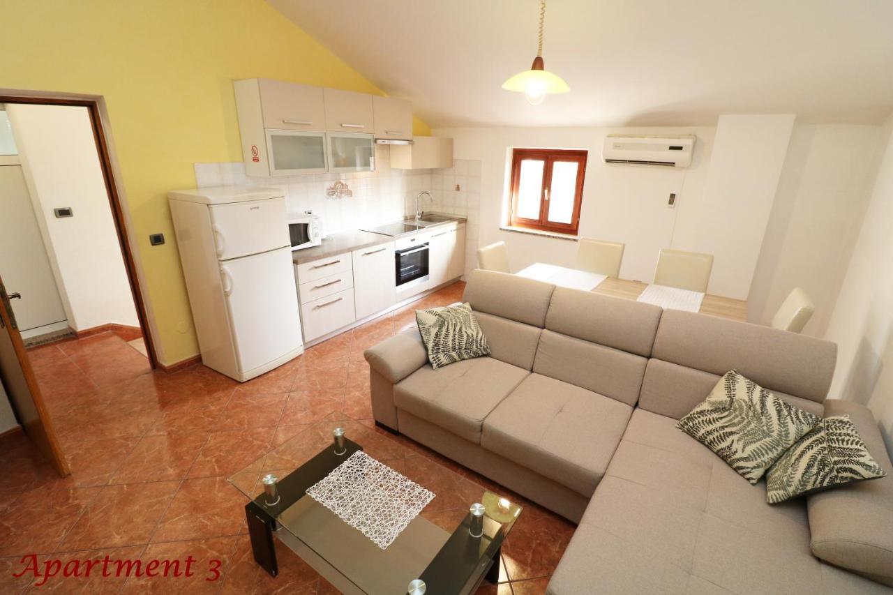 פורץ Old Town Rooms And Apartment מראה חיצוני תמונה