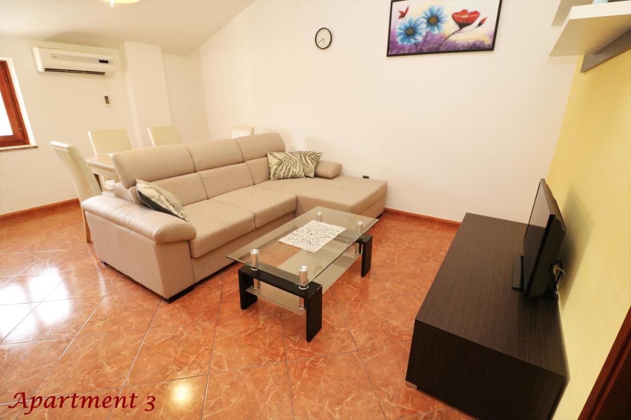 פורץ Old Town Rooms And Apartment מראה חיצוני תמונה