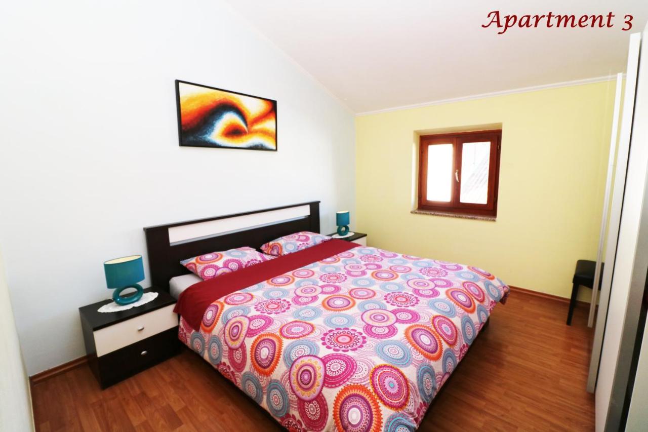 פורץ Old Town Rooms And Apartment מראה חיצוני תמונה