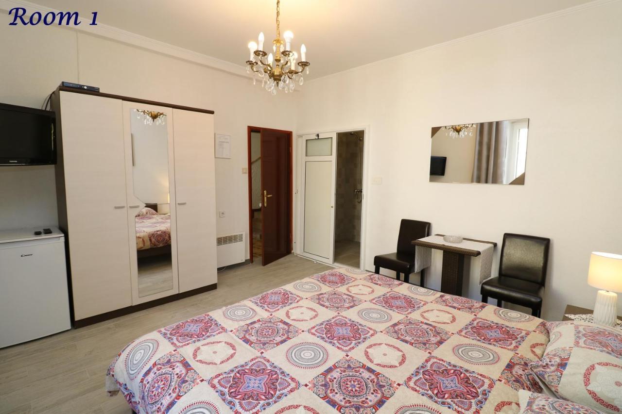 פורץ Old Town Rooms And Apartment מראה חיצוני תמונה